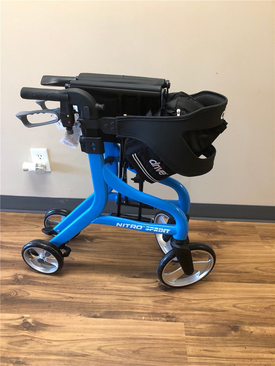 Location — Déambulateur pliable Drive™ bleu